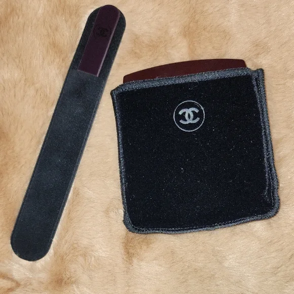 CHANEL Rouge Noir Mirror & Nail file Set - Picture 10 of 10